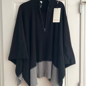 Lululemon - On the Go Poncho